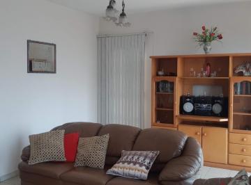 Casa · 300m² · 4 Quartos · 2 Vagas · Casa em Vila Pinheiro, Jacareí/SP de 0m² 4 quartos à venda por R$ 580.000,00