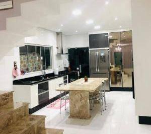 Casa · 430m² · 3 Quartos · 2 Vagas · Sobrado em Jardim Maria de Lourdes, Guarulhos/SP de 430m² 3 quartos à venda por R$ 800.000,00