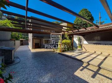 Casa · 400m² · 5 Quartos · 4 Vagas · Casa em São Francisco, Niterói/RJ de 400m² 5 quartos à venda por R$ 850.000,00