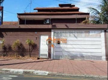 Casa · 300m² · 3 Quartos · 6 Vagas · Sobrado em Jardim Rosana, Guarulhos/SP de 300m² 3 quartos à venda por R$ 850.000,00