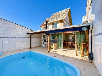 Casa · 100m² · 4 Quartos · 2 Vagas · Excelente Casa Geminada em Condominio Fechado de 4 dorm com piscina Vargem Grande