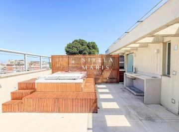 Casa · 473m² · 3 Quartos · 4 Vagas · Jardim Botânico, Belíssima Casa reformada rodeada pelo verde com 03 suítes, linda vista e excelente