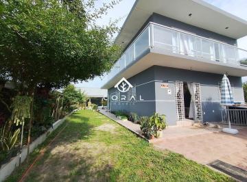 Casa · 396m² · 4 Quartos · Sobrado com amplo terreno e piscina