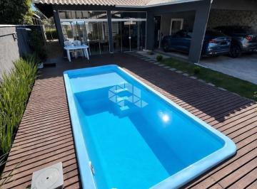 Casa · 168m² · 3 Quartos · 4 Vagas · Casa Térrea Mobiliada com Piscina a 350m da Praia em Mariscal - Bombinhas/SC