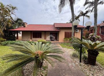 Casa · 335m² · 4 Quartos · CASA NO BAIRRO GOIÁS COM 4 DORMITÓRIOS E AMPLO PÁTIO COM PISCINA