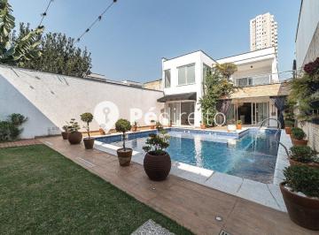 Casa · 590m² · 4 Quartos · 3 Vagas · Casa de Alto Padrão para locação na Mooca