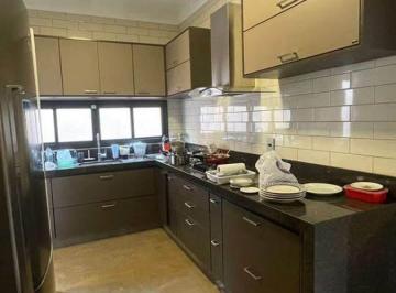 Casa de 4 quartos, Campinas · Casa em Campinas 4 Quartos 5 Banheiros 4 Vagas