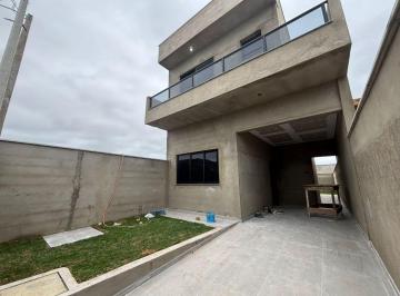 Casa de 2 quartos, Peruíbe · Casa no lado praia, com 2 quartos. Localizada em Peruíbe.