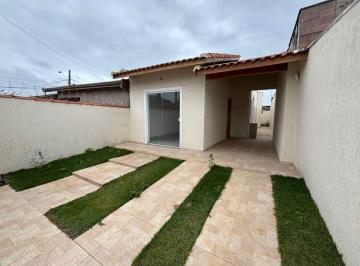 Casa de 3 quartos, Peruíbe · Casa no lado praia, com 3 quartos. Localizada em Peruíbe.