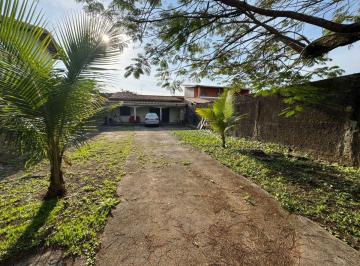 Casa de 1 quarto, Itanhaém · Casa a 1km do mar, com 1 quartos e churrasqueira. Localizada em Itanhaém.