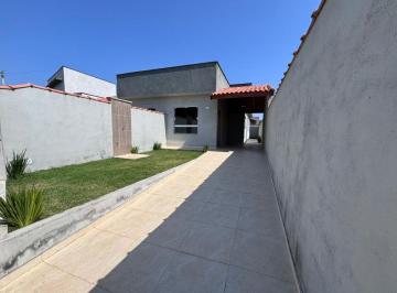 Casa de 2 quartos, Peruíbe · Casa geminada, com 2 quartos e churrasqueira. Localizada em Peruíbe.