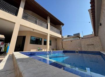Casa de 7 quartos, Peruíbe · Casa a 30m do mar, com 7 quartos, piscina e área gourmet. Localizada em Itanhaém.