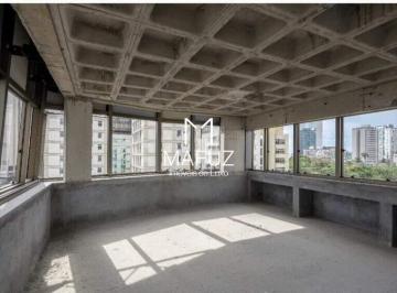 Comercial · 72m² · 2 Vagas · Excelente espaço comercial em prédio de alto padrão, localizado em ponto estratégico do bairro Lourd