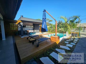 Casa · 159m² · 3 Quartos · 3 Vagas · Casa em Daniela - Aluguel temporada - Florianópolis – SC