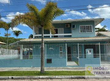 Casa · 270m² · 6 Quartos · 2 Vagas · Casa em Daniela - aluguel temporada - Florianópolis – SC
