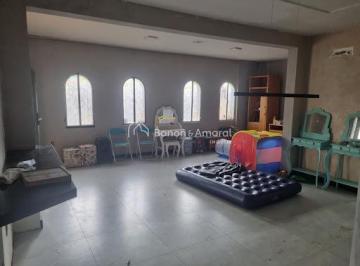 Casa · 219m² · 4 Quartos · 6 Vagas · Casa Ampla com Duas Moradias Independentes, 4 Quartos, 6 Vagas e Quintal Espaçoso
