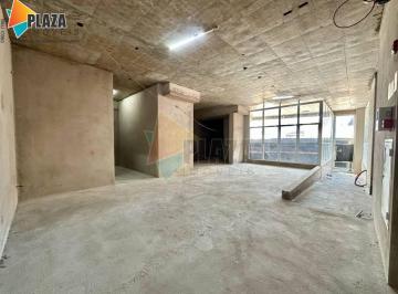 Comercial · 177m² · 3 Vagas · Loja térrea com 177m² e 3 vagas de garagem, disponível para alugar, no bairro Bo