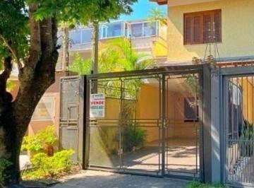 .jpg+2025-03-04 · Casa em Porto Alegre, no bairro Ipanema, com 3 dormitório(s), à venda.