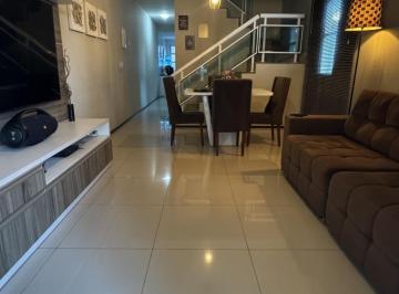 Casa · 102m² · 3 Quartos · 2 Vagas · Duplex de esquina a venda com piscina