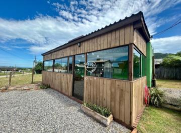 Casa · 39m² · 1 Quarto · 2 Vagas · Casa Container Mobiliada para Locação no Bairro Village – Garopaba/SC