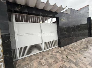 Casa · 60m² · 2 Quartos · 2 Vagas · Casa Geminada com 2 quartos, Caiçara - Praia Grande