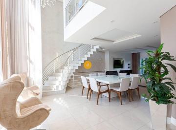 Casa · 320m² · 3 Quartos · 4 Vagas · Casa em Condomínio no Portão