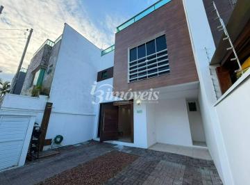 Casa · 189m² · 3 Quartos · 2 Vagas · Sobrado triplex semi mobiliado à venda, com jacuzzi, 3 quartos sendo 3 suítes, 2 vagas, Bairro Praia