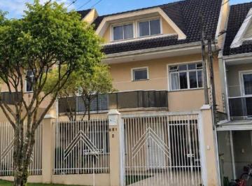Casa de 3 quartos, Curitiba · Xaxim: espaço, conforto e uma localização que facilita a rotina.