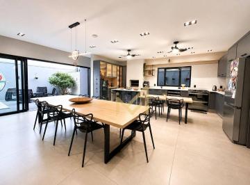 fa38e59e72419124e6f8b85bd0f261e2ad0adcbe · Sobrado mobiliado com 2 suítes + demisuíte à venda, 290 m² por R$ 3.250.000 - Tropical III - Cascave