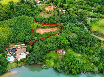 Visão Aérea Demarcada · Oportunidade! Terreno de 3860 m² à 4 minutos do Centro de Santa Branca/SP