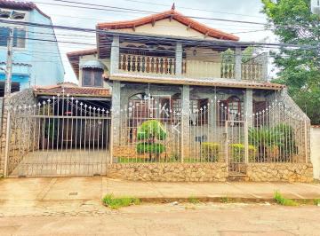 Casa · 381m² · 4 Quartos · 3 Vagas · Casa com 4 suítes, 381m² à venda por R$1.300.000,00