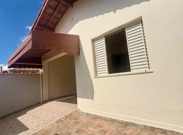 Casa de 2 quartos, Poços de Caldas · Casa térrea + 2 casas independentes no mesmo terreno !!