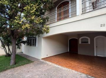 Casa de 4 quartos, Botucatu · Sobrado Completo à Venda | Próximo ao Centro de Botucatu-SP