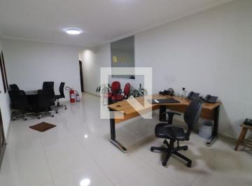 Casa · 219m² · 4 Quartos · 4 Vagas · Casa à Venda - Centro, 4 Quartos, 219 m2