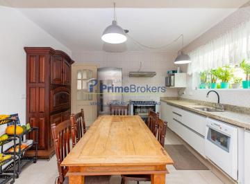 Casa · 144m² · 4 Quartos · 2 Vagas · Casa aconchegante e bem localizada em uma rua tranquila do Brooklin SP
