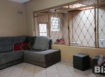 5108b2ce2be5cb8312469071d2540eee201bdb90 · Ótima casa na Vila Progresso com 3 dormitórios