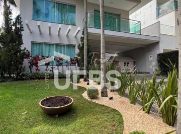 Casa · 320m² · 4 Quartos · 2 Vagas · Sobrado a Venda no Condomínio do Lago