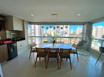Apartamento · 118m² · 3 Quartos · 3 Vagas · Apartamento á venda em prédio Paulo mauro. 3 suítes, 3 vagas e depósito privativo na Vila Romana.
