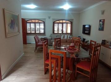 18d9dcef8bb9be5584b08d82eba4178108c9e1de · Oportunidade! Sobrado com 3 Dormitórios, Quintal e Churrasqueira