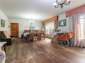 Casa · 4 Quartos · 6 Vagas · Sobrado na Vila Santa Catarina: seu lar perfeito!
