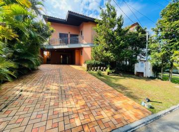 a0aeb037-382e-48eb-8b66-bb4434279379 · Casa no condomínio Morada dos Pinheiros para locação com 4 quartos, sendo 2 suítes, 190m²