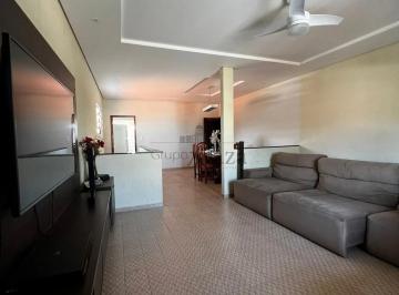 Casa · 382m² · 3 Quartos · 8 Vagas · Oportunidade - Casa Comercial - Vila Tesouro - 3 Dormitórios - 382m².