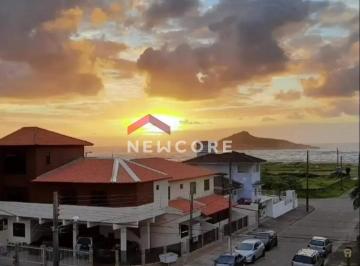 Casa · 396m² · 14 Quartos · 1 Vaga · Casa em Rua Visconde de Barbacena - Centro - Imbituba/SC
