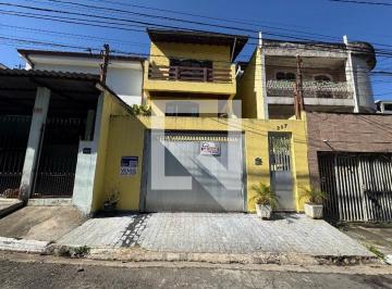 Casa · 200m² · 3 Quartos · 4 Vagas · Casa à Venda - Umuarama, 3 Quartos, 200 m2