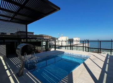 Apartamento · 257m² · 3 Quartos · 3 Vagas · Cobertura Duplex de 257 m² com 3 suítes, piscina e vista para o mar no Canto do Forte