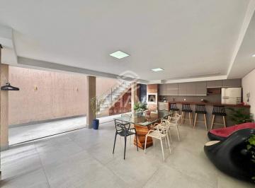 Casa · 195m² · 3 Quartos · 2 Vagas · Casa Geminada 3 Quartos sendo 1 Suíte à Venda, 2 Vagas, 195m², Bairro Santa Mônica, próximo à Rua Ér