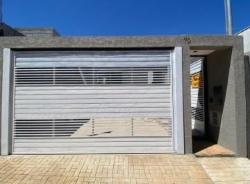 Casa · 65m² · 3 Quartos · 2 Vagas · Casa para venda em Uberaba de 65.00m² com 3 Quartos, 1 Suite e 2 Garagens