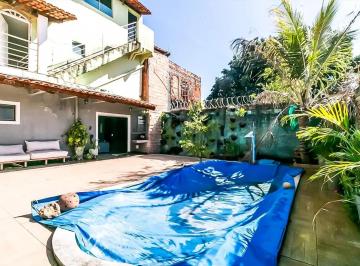 Casa · 220m² · 3 Quartos · 2 Vagas · Casa individual à venda