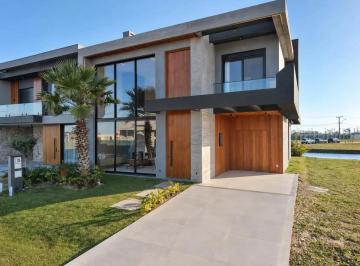 Apartamento · 247m² · 5 Quartos · CASA À VENDA EM CONDOMÍNIO