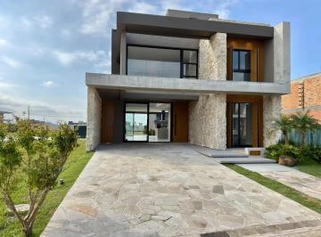 Apartamento · 235m² · 4 Quartos · 2 Vagas · CASA Á VENDA EM CODOMÍNIO